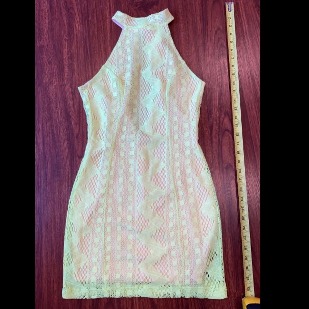 Like new, lime green, cut out dress! Perfect for a night out ❤️